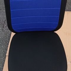 🔴山口市、学習イスなど、￥3300美品・その他🔴黒・青のツートンカラー🔴特によごれ・キズ・変色は無くきれいですの画像