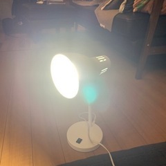 スタンドライト　ニトリの画像