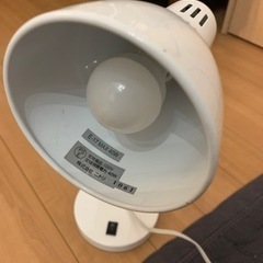 スタンドライト　ニトリの画像