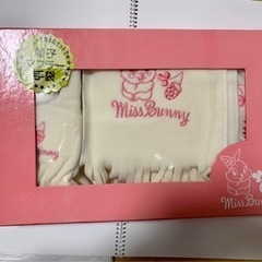 とんすけ  帽子手袋マフラー冬の三点セット