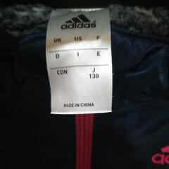 adidasベンチコートの画像