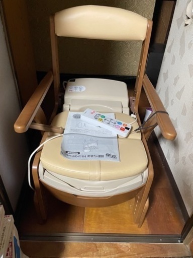 ポータブルトイレ ウォシュレット付き