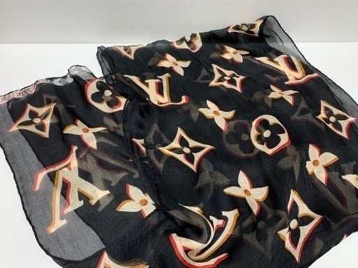 LOUIS VUITTON ルイ・ヴィトン　スカーフ　シルク 100% 品番M76916 正規直営品 LOUIS VUITTON ルイ・ヴィトン スカーフ シルク 100% 品番M76916 正規