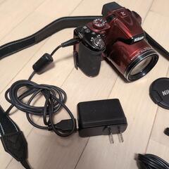 NIKONカメラ　充電器、レンズカバー、ストラップ付きの画像