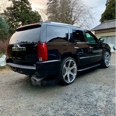 値下げしました！　キャデラックエスカレード　1ナンバー  ローダウン　社外オーディオ　サンルーフ　ナビ　バックカメラ　ETC  27インチアルミホイール　革シート　パワーシート　シートヒーター　パワーバックドア　の画像