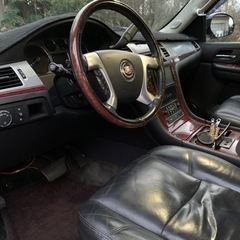 値下げしました！　キャデラックエスカレード　1ナンバー  ローダウン　社外オーディオ　サンルーフ　ナビ　バックカメラ　ETC  27インチアルミホイール　革シート　パワーシート　シートヒーター　パワーバックドア　の画像