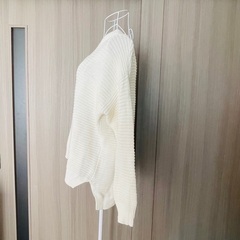 【GU】ニットセーターの画像