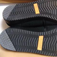 軽い靴　ファスナー式の画像