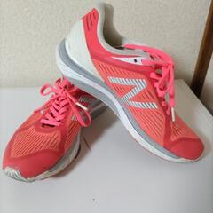 ニューバランスの24㌢