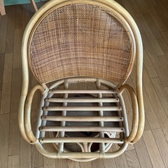 藤のチェア