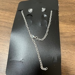 ネックレス、ピアスの画像