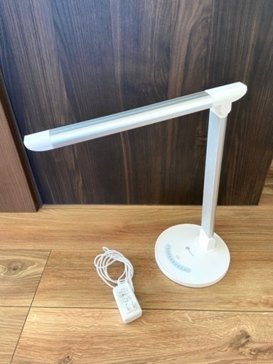 【美品】10段階調光LEDデスクライト
