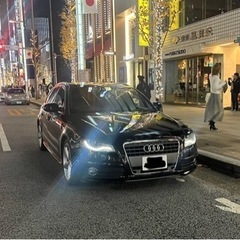 アウディA4アバント Sライン　ブラック