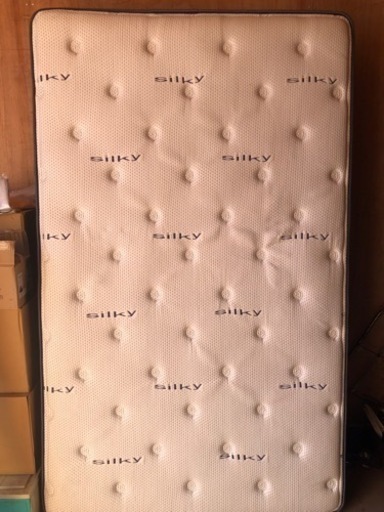 引取り先決定　ニトリ　デュアルポケット　ハイグレード　セミダブル