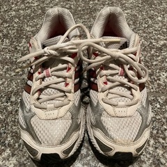 アディダス  スニーカー　23センチ