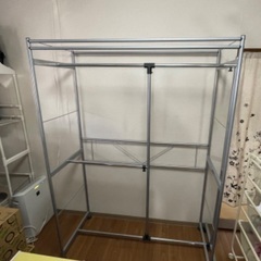 洋服ハンガーラックの画像