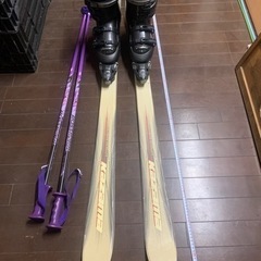 ①スキー板、ブーツ、ストック　3点セット（値引交渉可能）