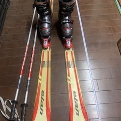 ②スキー板、ブーツ、ストック　3点セット（値下げ）