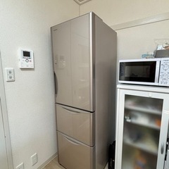⭐️受付終了⭐️‼️急募‼️❤️無料❤️《美品》冷蔵庫　HITACHI  R-S3200FV の画像