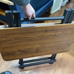 折りたたみセンターテーブルの画像