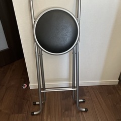 【美品】折り畳み軽量椅子 カウンターチェア ハイチェア椅子ブラック PFC-700(BK) の画像