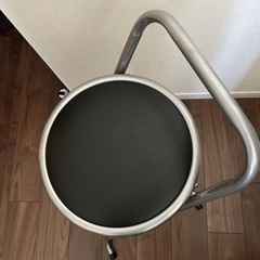 【美品】折り畳み軽量椅子 カウンターチェア ハイチェア椅子ブラック PFC-700(BK) の画像