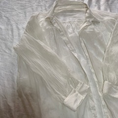 GU　透け感シャツの画像