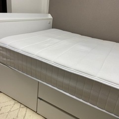 ニトリ　セミダブルベッドフレーム、マットレスセットの画像