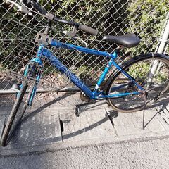 リサイクルショップどりーむ鹿大前店　No1220　自転車　青　ギア付き　LEDライト付き　カッコいいの画像