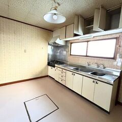 夕張市　ファミリー大歓迎♪広々戸建て、車も2台駐車可能！ペット可！ − 北海道