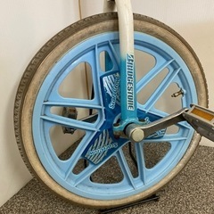 タイヤパンク 状態込み ブリヂストン 一輪車 水色 中古の画像