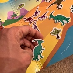シール絵本　恐竜の画像