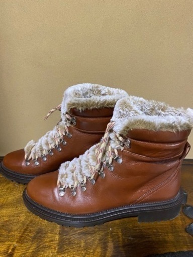 ZARA ファー　ブーツ