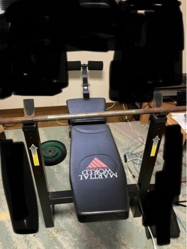 ベンチプレス　トレーニング機器