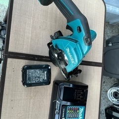 マキタの充電式丸ノコの画像