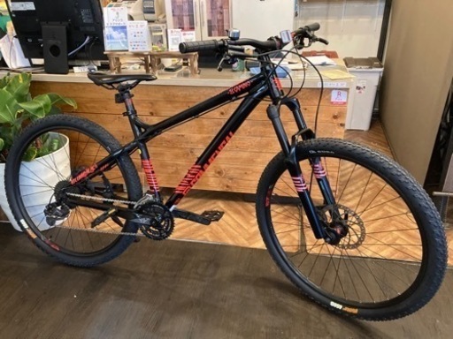 【レア！COMMENCAL EL CAMINO前後タイヤ新品！】アルミフレーム　油圧ディスクブレーキ　3×9速　27.5インチMTB マットブラック×レッド
