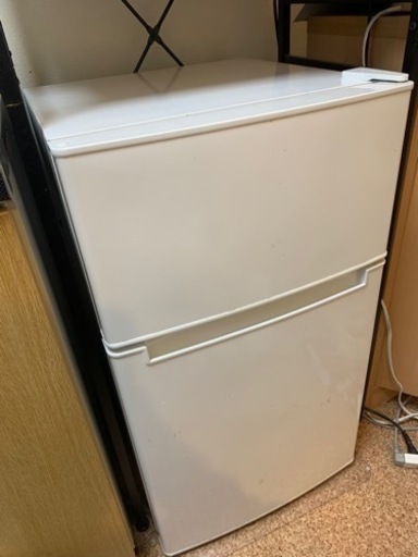 ごくごく普通の冷蔵庫です。新生活始められる方、いかがですか？