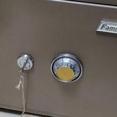 0円　ダイヤル式　耐火金庫