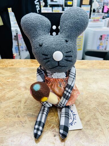 Bobby Dazzler｜ボビーダズラー ネズミ（キノコ持ってる）