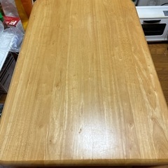 テーブル