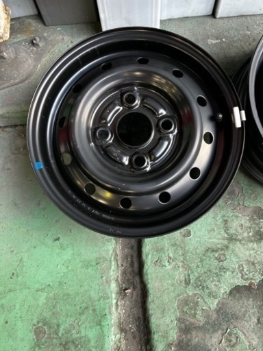 トヨタ純正スチールホイールと純正ホイールカバー　4本分（新車外し） 新車外し17インチスチールホイール キャップ付 （新車外し 送料