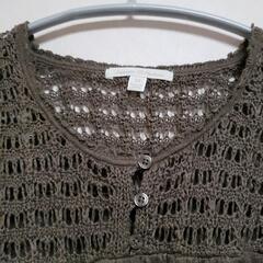 ユニクロ　カーキ色　ニット　カットソー　七分袖の画像