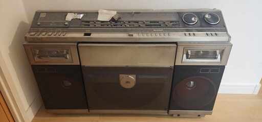 ジャンク品レコードターンテーブル付きラジカセ Sharp VZ-2000