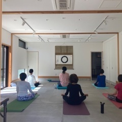 鎌倉ヨガ教室　北鎌倉禅居院  お寺ヨガ　火曜日10:00-12:00の画像