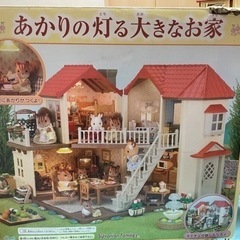 あかりの灯る大きなお家の画像