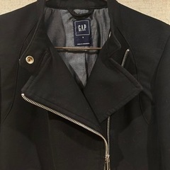 【池袋取引可】GAP美シルエットジャケットの画像