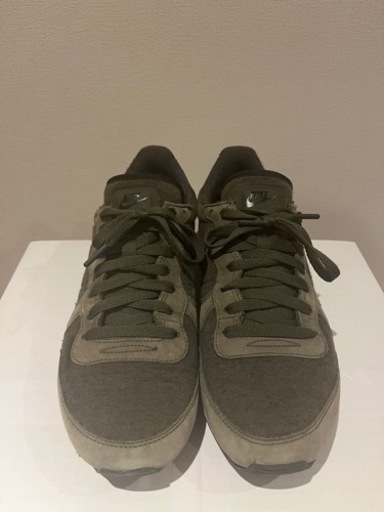 NIKE ナイキ　スニーカー　中古品
