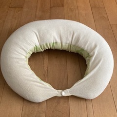 授乳クッション　少し汚れありの画像