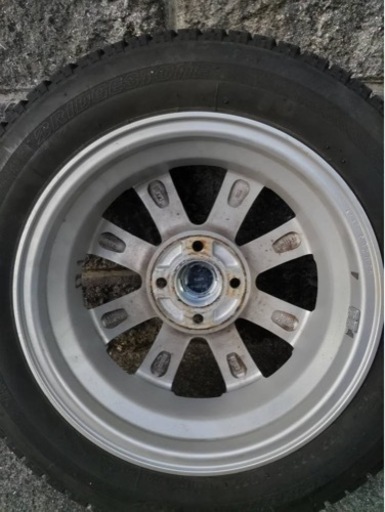 スタッドレスタイヤ、ホイール