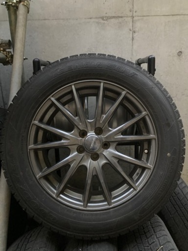 スタッドレスタイヤ　アルミ付き　225 60 R17 フォレスター等に